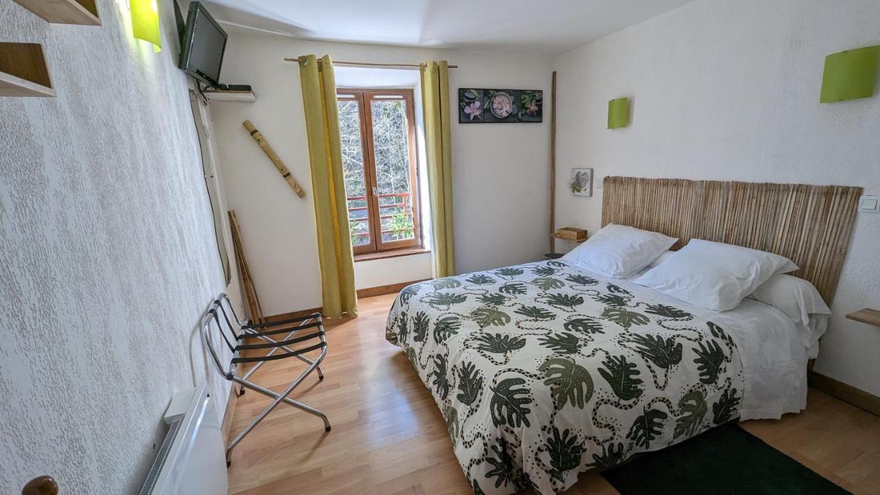Chambres D'Hotes Les Lits Des Fees Saint-Floret ภายนอก รูปภาพ