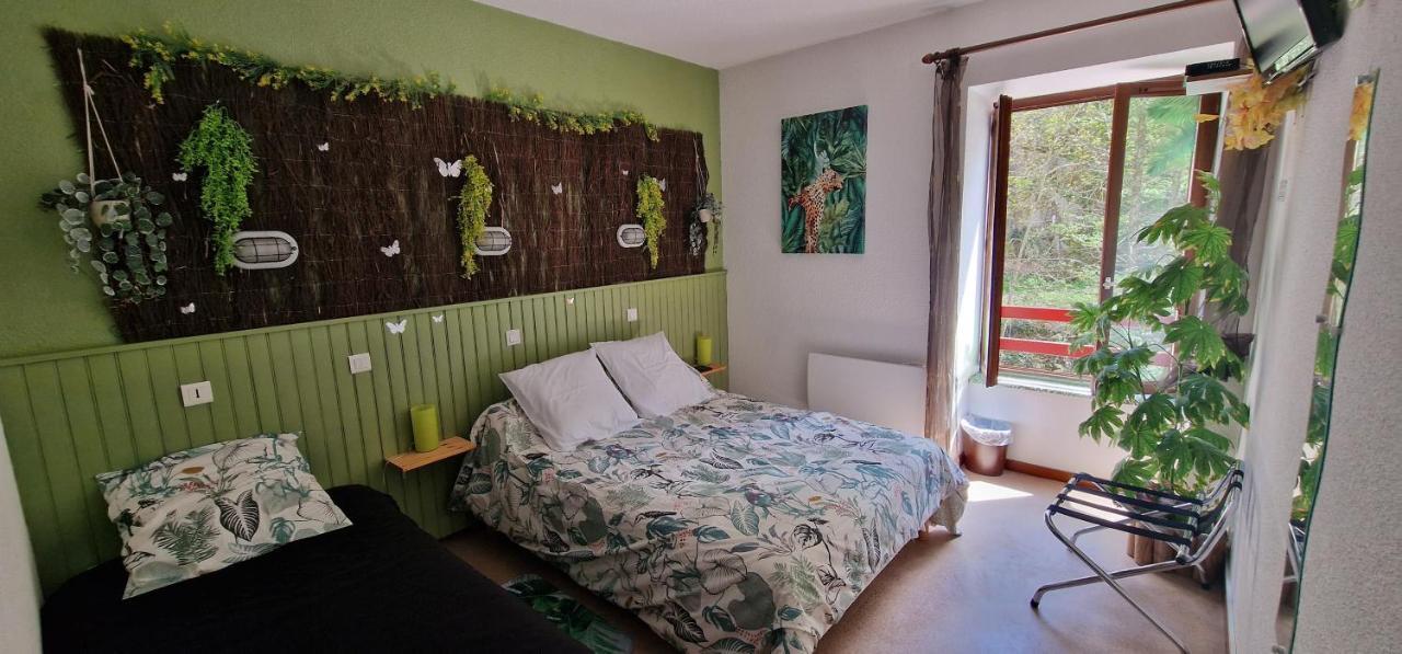 Chambres D'Hotes Les Lits Des Fees Saint-Floret ภายนอก รูปภาพ